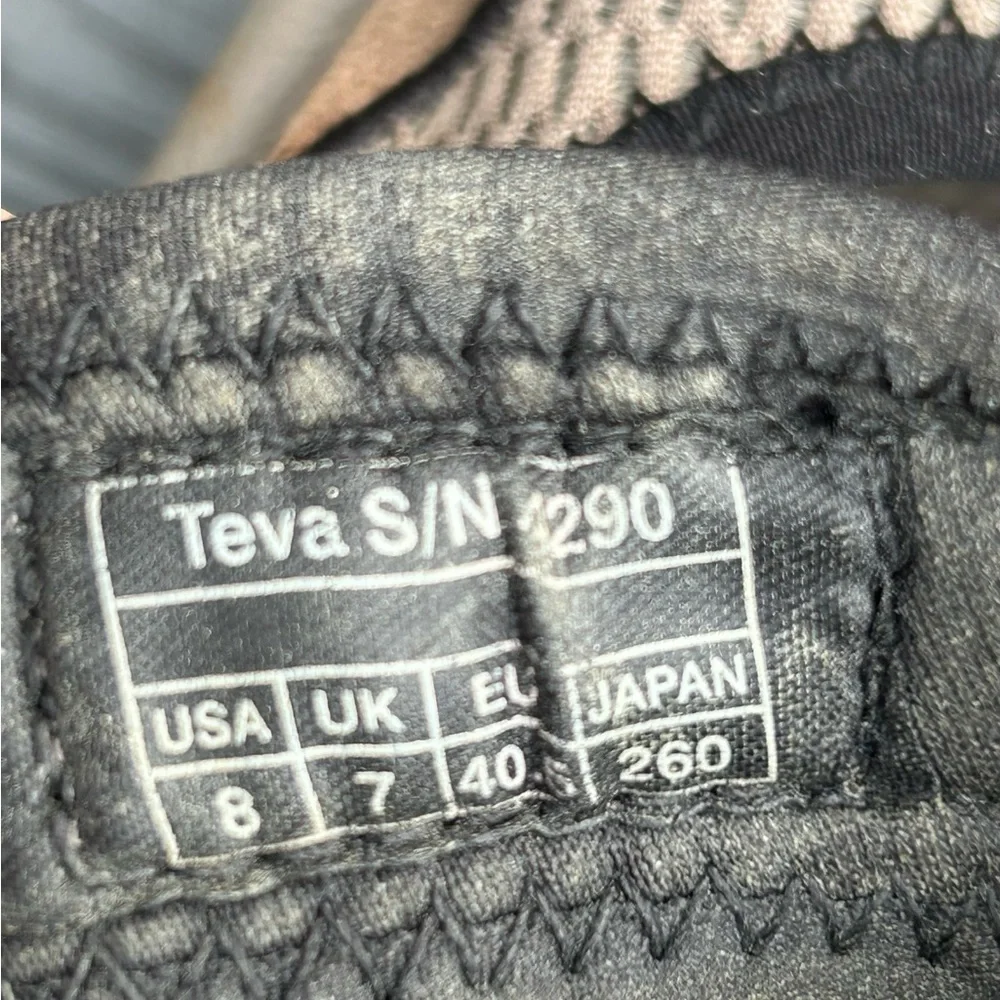 Men’s Size 8 Adjustable Teva Tan and Black Outdoor Sandals - Picture 7 of 7
